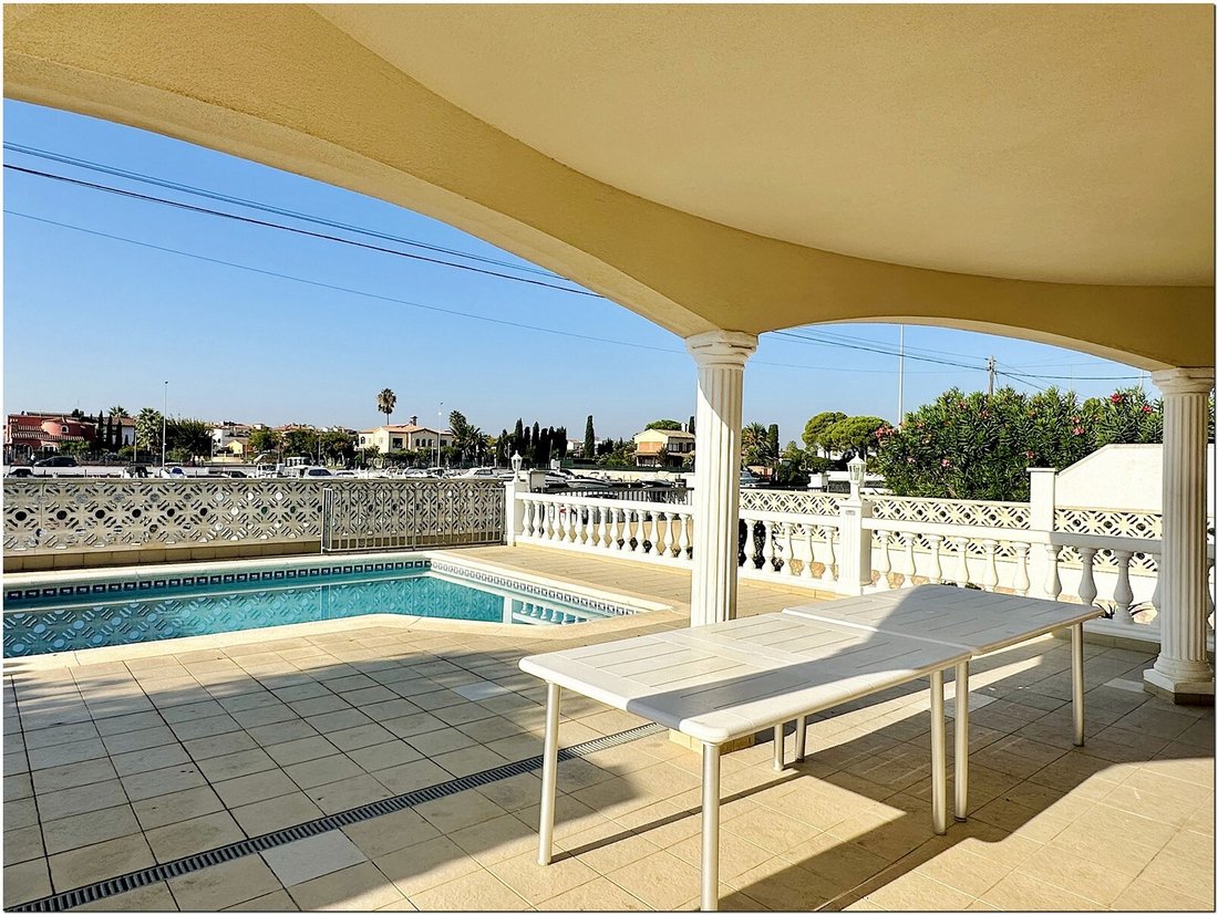 House in Empuriabrava, Catalonia, Spain 4 - 16392650