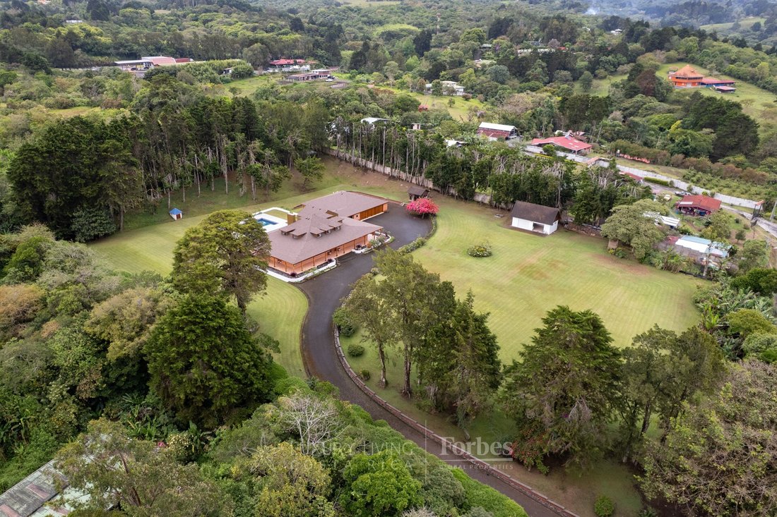 House in Cinco Esquinas, San José Province, Costa Rica 4 - 15648860