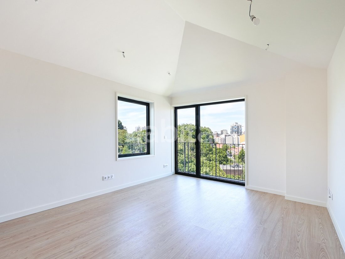 Apartment in Lordelo do Ouro e Massarelos, Porto District, Portugal 1 - 16313281
