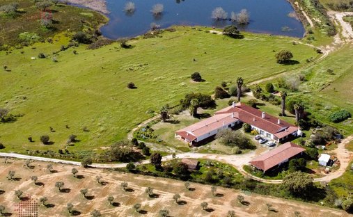 Estate in Vila Nova de Sao Bento e Vale de Vargo, Beja District, Portugal 1