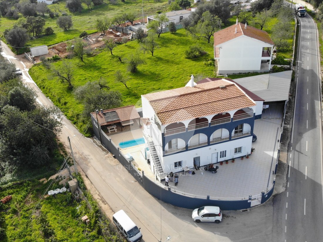 House in Faro (Se e Sao Pedro), Algarve, Portugal 1 - 12665566