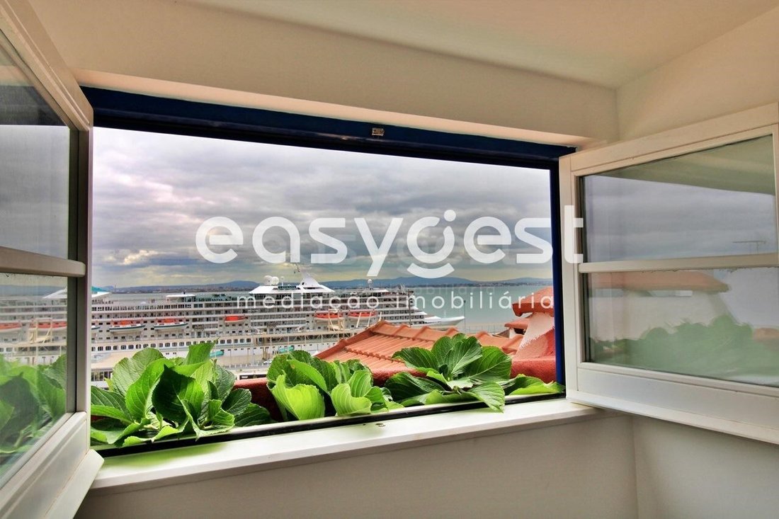 Apartment in Santa Maria Maior, Lisbon, Portugal 2 - 15728642