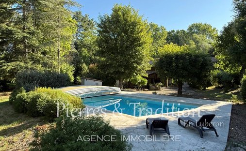 Estate in Reillanne, Provence-Alpes-Côte d'Azur, France 1