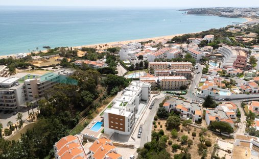 Apartment in Praia dos Pescadores, Olhos de Agua, Portugal 1