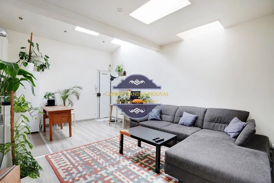 Apartment in Belleville-Saint Maur, Paris 11e Arrondissement, Paris 4 - 16715403