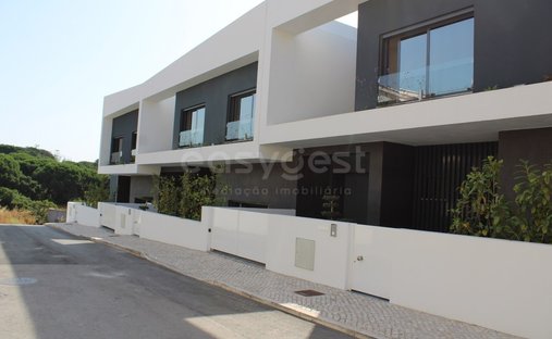 House in Loures, Lisbon, Portugal 1