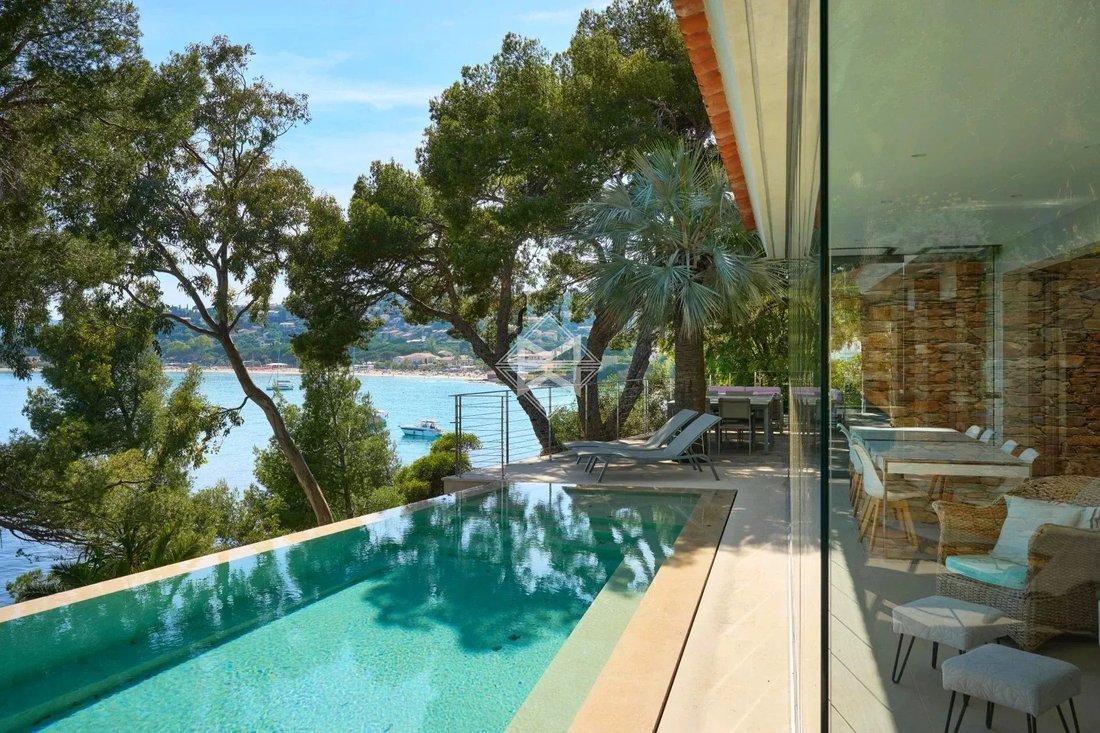 Villa in Le Lavandou, Provence-Alpes-Côte d'Azur, France 5 - 15654736