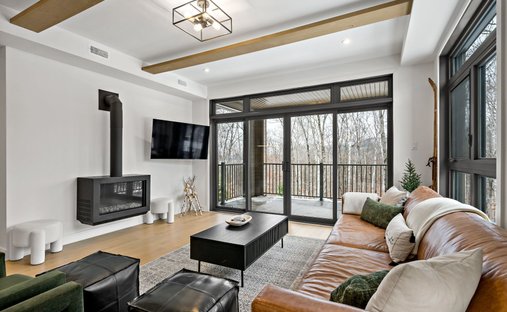 Condominio a Mont-Tremblant, Québec, Canada 1