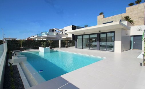Chalet in Dehesa de Campoamor, Orihuela, Valencian Community 1