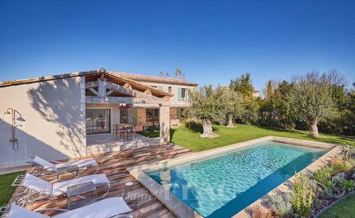 House in Saint-Rémy-de-Provence, Provence-Alpes-Côte d'Azur, France 1