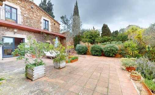Country House in Mont-ras, Catalonia, Spain 1