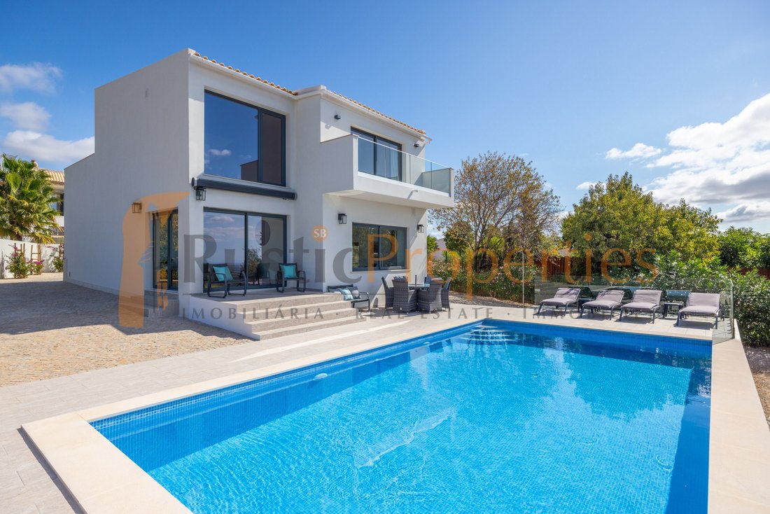 Villa in Santa Barbara de Nexe, Algarve, Portugal 1 - 16598336