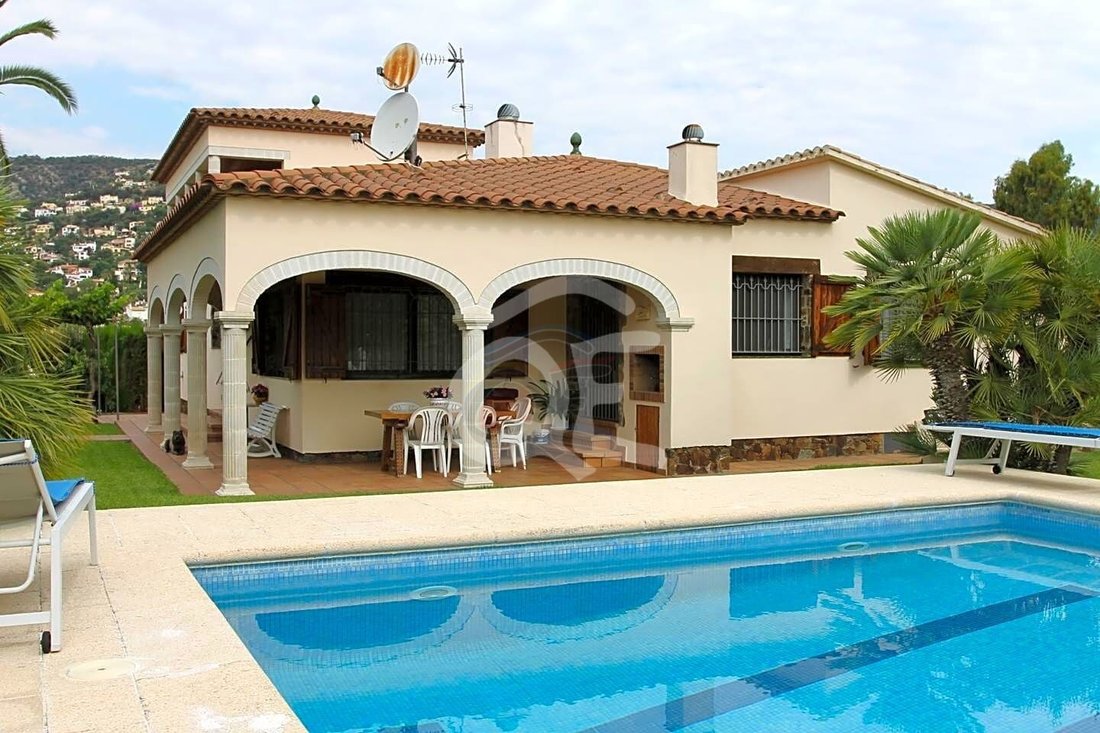 Chalet in Calonge i Sant Antoni, Catalonia, Spain 1 - 11176728