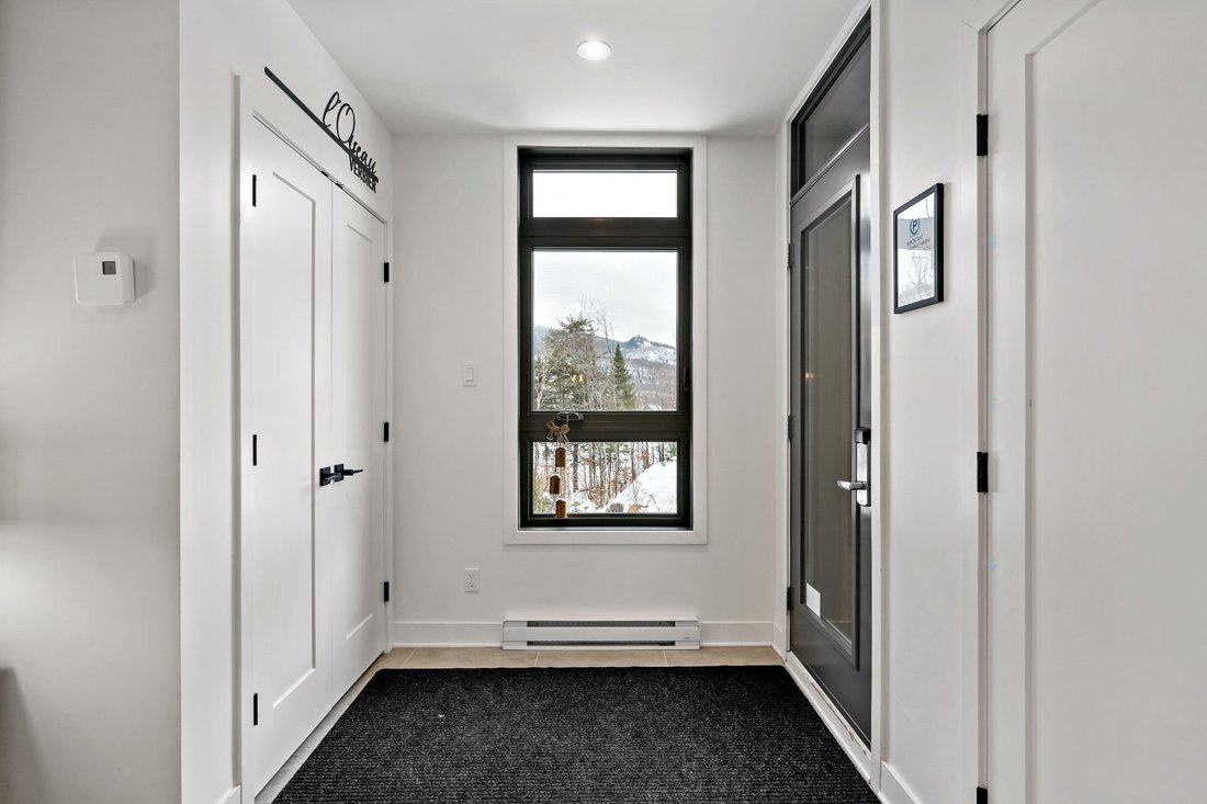 Condo in Mont-Tremblant, Quebec, Canada 5 - 16713403
