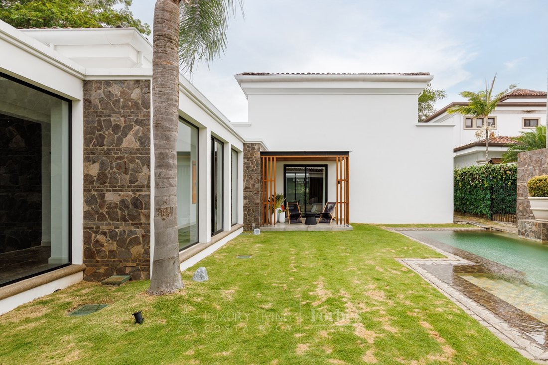 Condo in Pozos, San José Province, Costa Rica 3 - 16147497