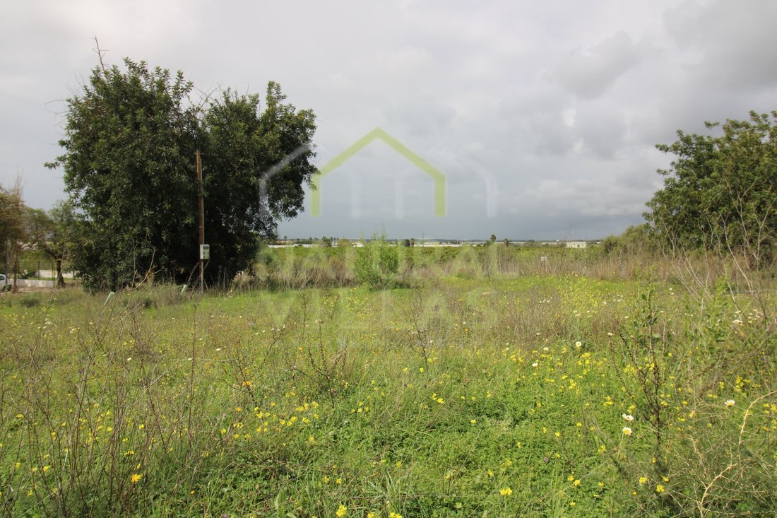 Land in Faro (Se e Sao Pedro), Algarve, Portugal 1 - 16488383