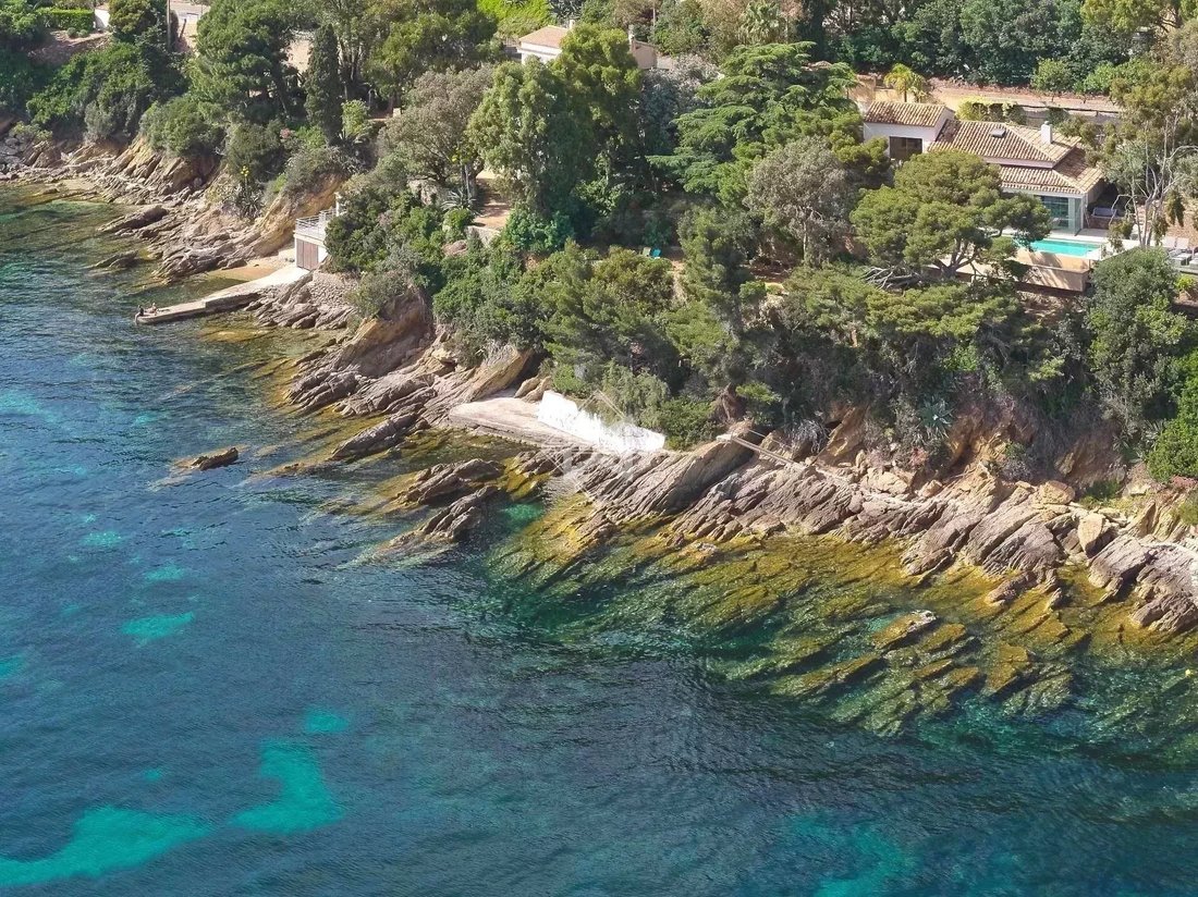 Villa in Le Lavandou, Provence-Alpes-Côte d'Azur, France 2 - 15654736
