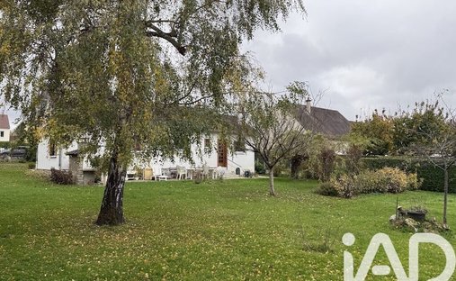 Castle for Sale in Samoreau, Île-de-France, France