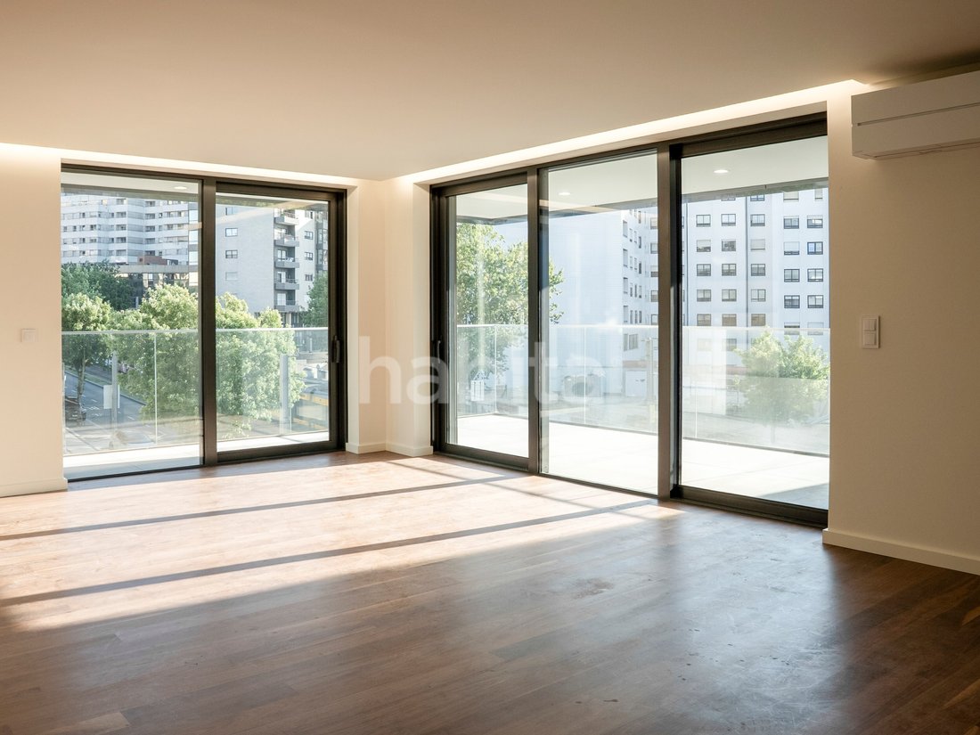 Apartment in Mafamude e Vilar do Paraiso, Porto District, Portugal 3 - 15215108