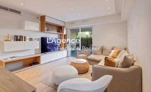 Apartment in Zone Est Diffuse, Saint-Tropez, France 1