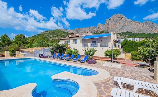Chalet in Polop, Valencian Community, Spain 1