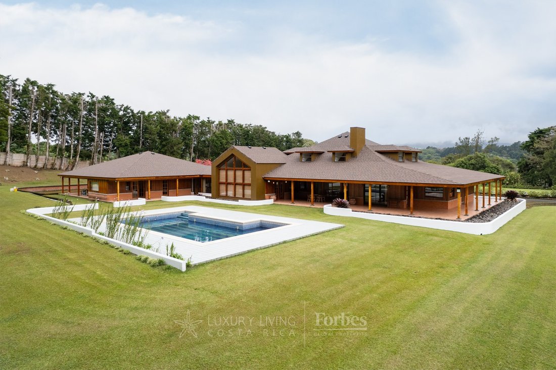 House in Cinco Esquinas, San José Province, Costa Rica 2 - 15648860