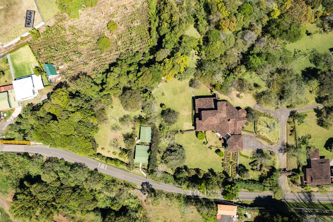 House in San Isidro, Heredia Province, Costa Rica 2 - 13989776