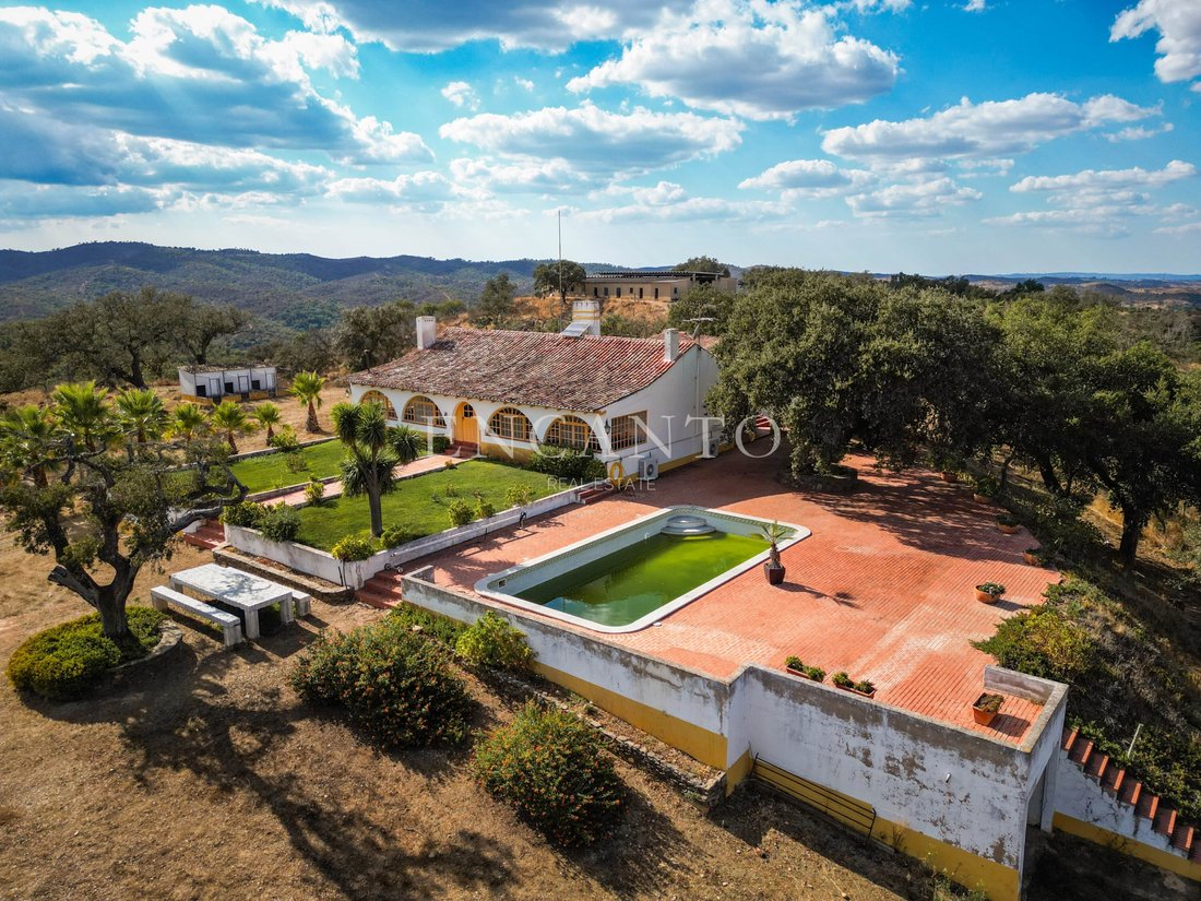 Estate in Santa Clara-a-Nova e Gomes Aires, Beja District, Portugal 1 - 16537164