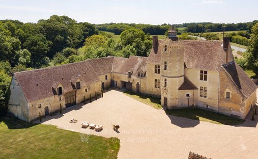 Anwesen in Centre Ville Sud, Nogent-le-Rotrou, Frankreich 1