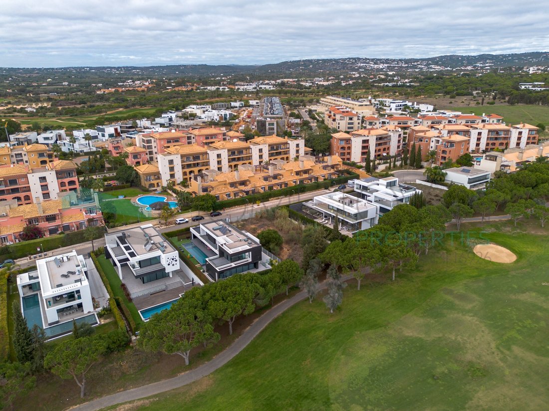 Land in Vilamoura, Quarteira, Algarve 1 - 16644609