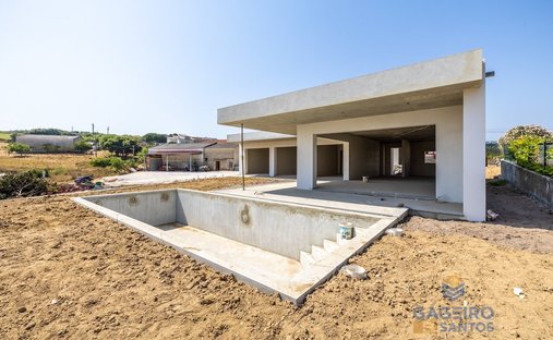 House in Alfeizerao, Leiria District, Portugal 1