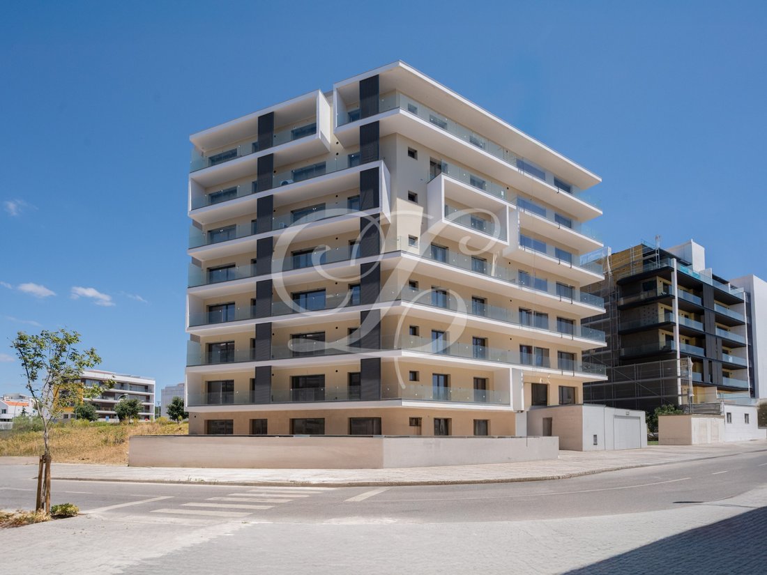 Apartment in Carnaxide e Queijas, Lisbon, Portugal 1 - 16014926