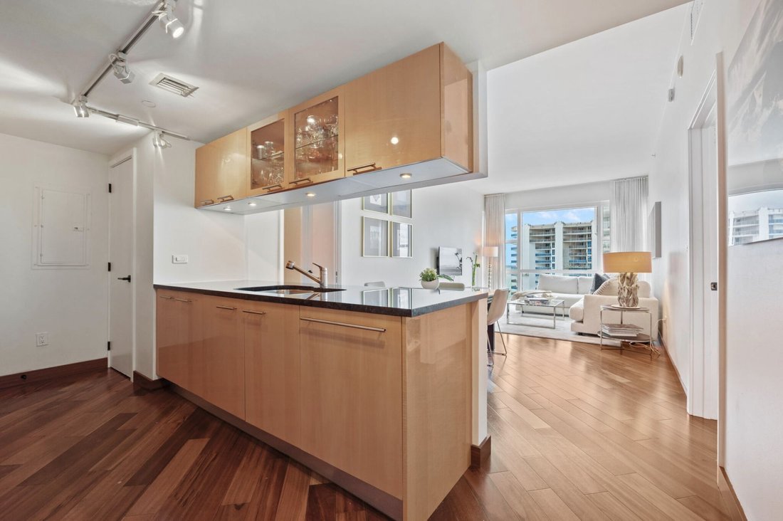 Condo in Miami Beach, Florida, United States 2 - 16712260