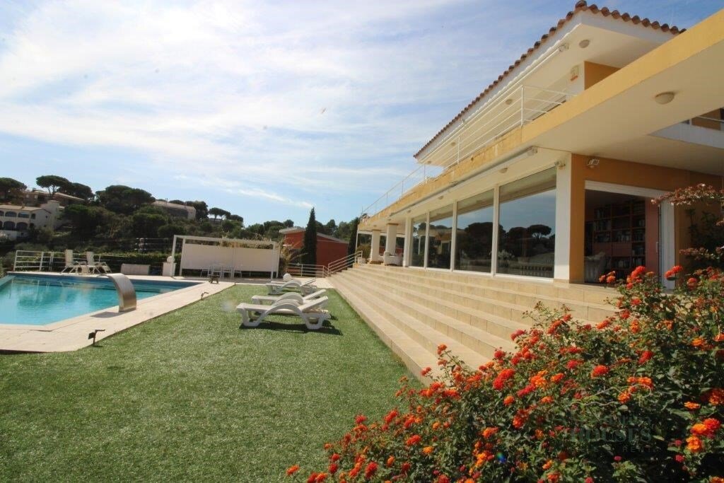 House in Girona, Catalonia, Spain 2 - 10696082