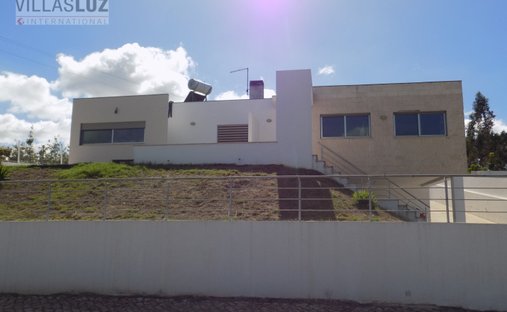 House in Nossa Senhora do Populo, Coto e Sao Gregorio, Leiria District, Portugal 1