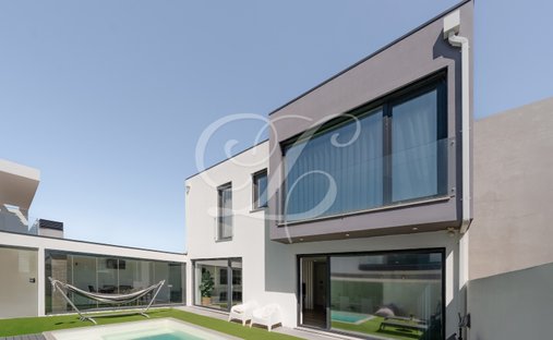 House in Sao Domingos de Rana, Lisbon, Portugal 1