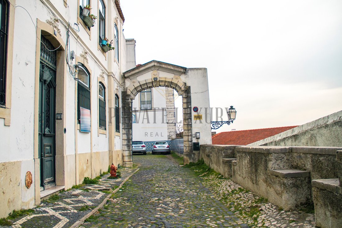Apartment in Santa Maria Maior, Lisbon, Portugal 3 - 15342342