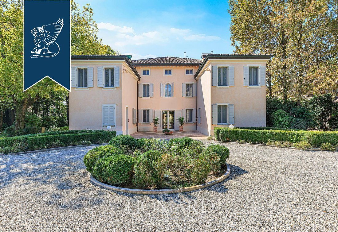 Villa in Correggio, Emilia-Romagna, Italy 1 - 16713446