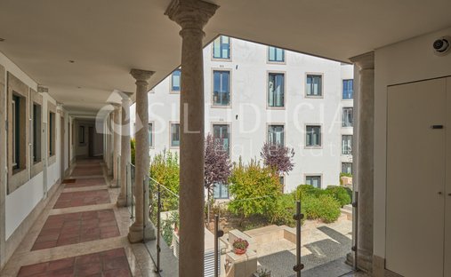 Apartment in Misericordia, Lisbon, Portugal 1