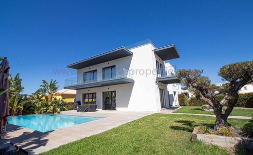 Villa in Olhos de Agua, Algarve, Portugal 1