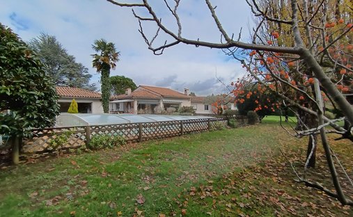 Villa in La Frucharie, Aussillon, Frankreich 1