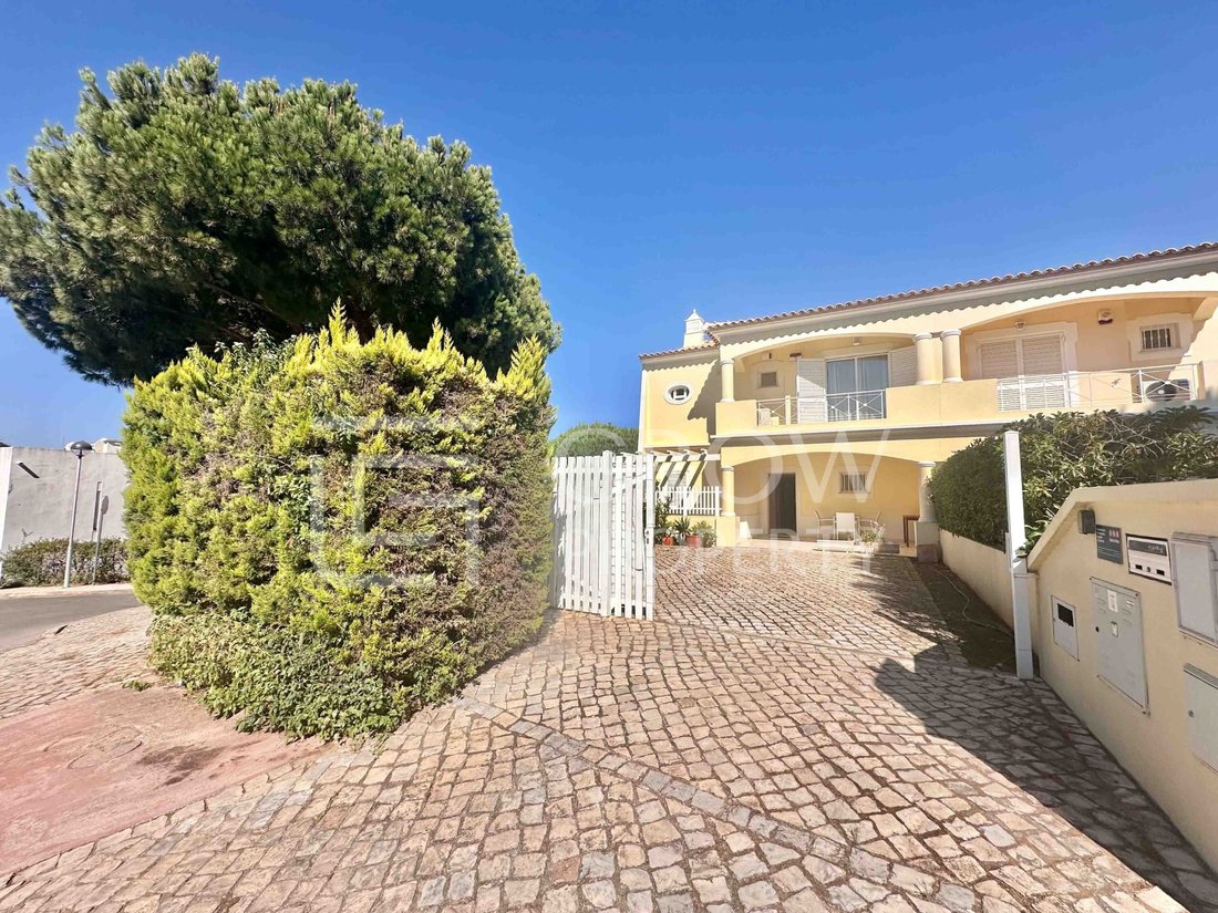 House in Vilamoura, Quarteira, Algarve 1 - 16373253