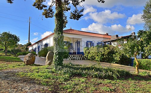 Finca in Nossa Senhora da Vila, Nossa Senhora do Bispo e Silveiras, Évora District, Portugal 1