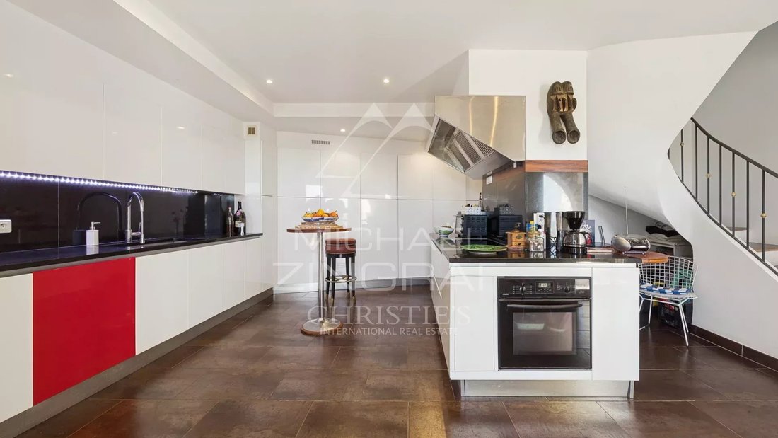 Villa in Grasse, Provence-Alpes-Côte d'Azur, France 4 - 16711211