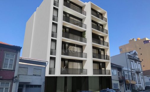 Apartment in Mafamude e Vilar do Paraiso, Porto District, Portugal 1