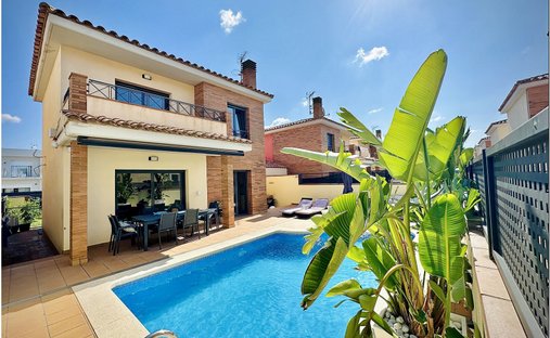 House in Castello d'Empuries, Catalonia, Spain 1