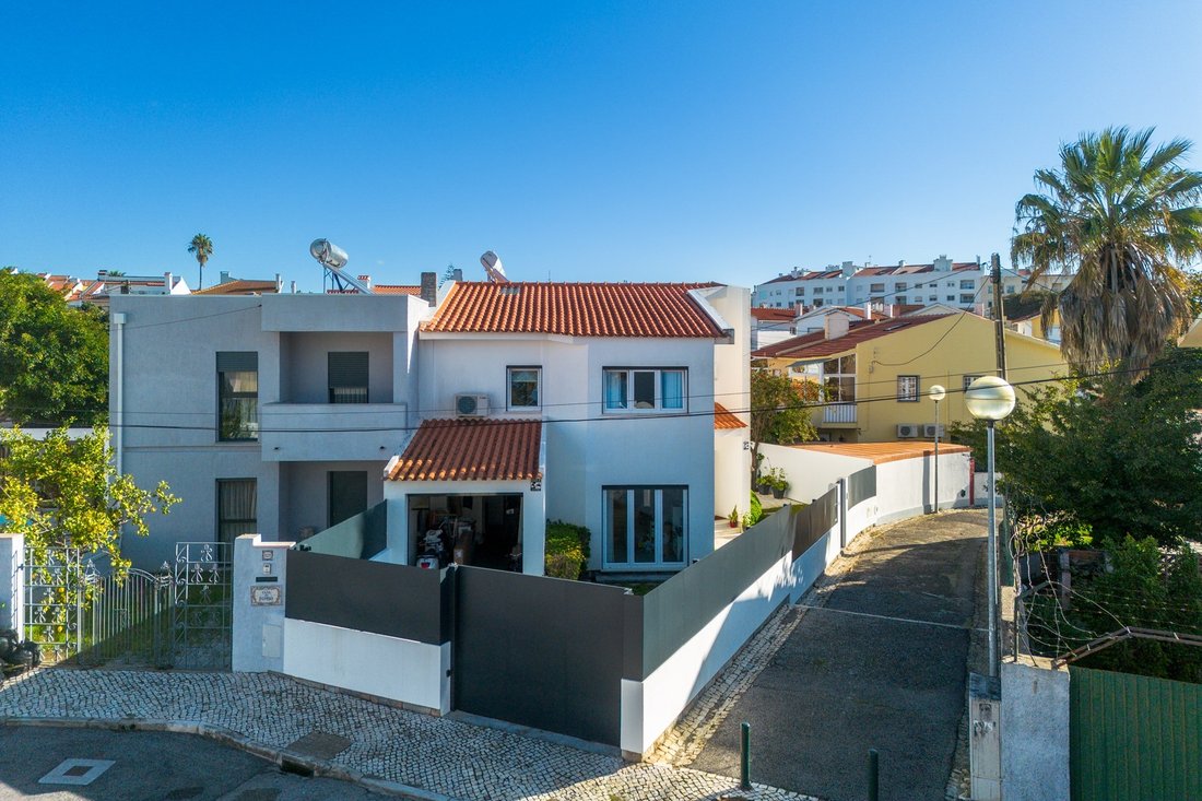House in Carcavelos e Parede, Lisbon, Portugal 1 - 16713637