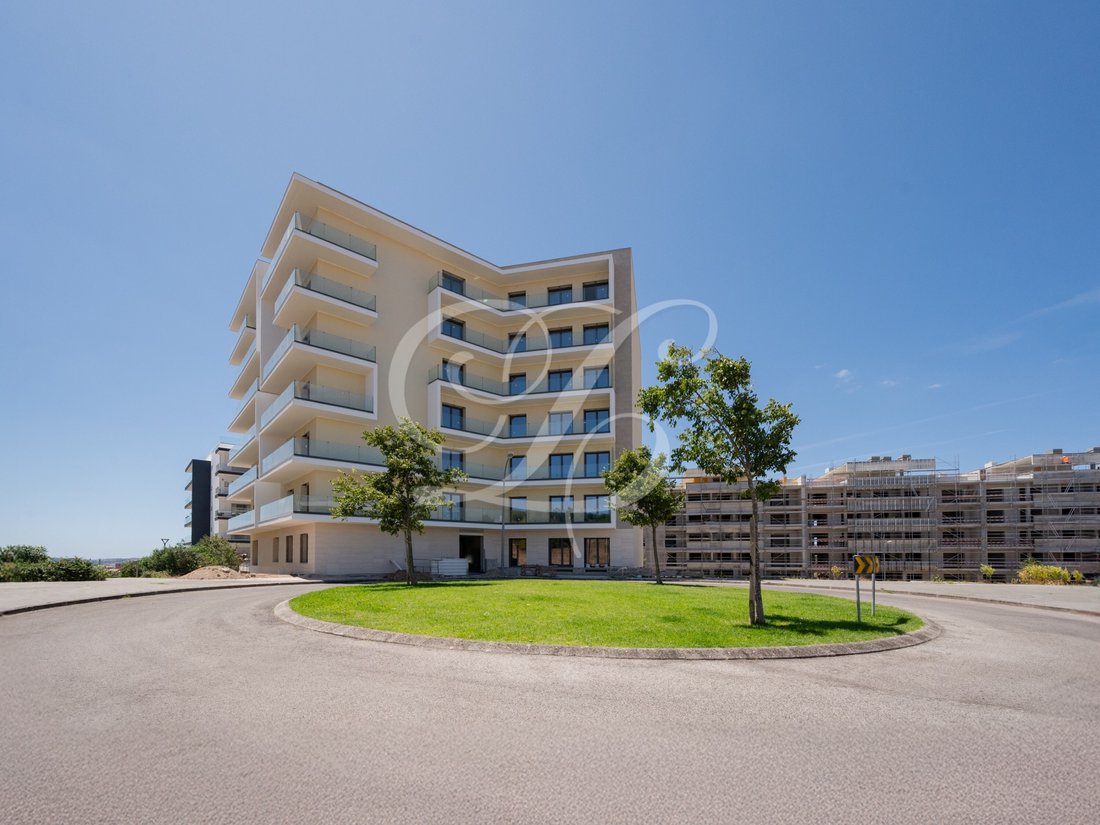 Apartment in Carnaxide e Queijas, Lisbon, Portugal 2 - 16014926