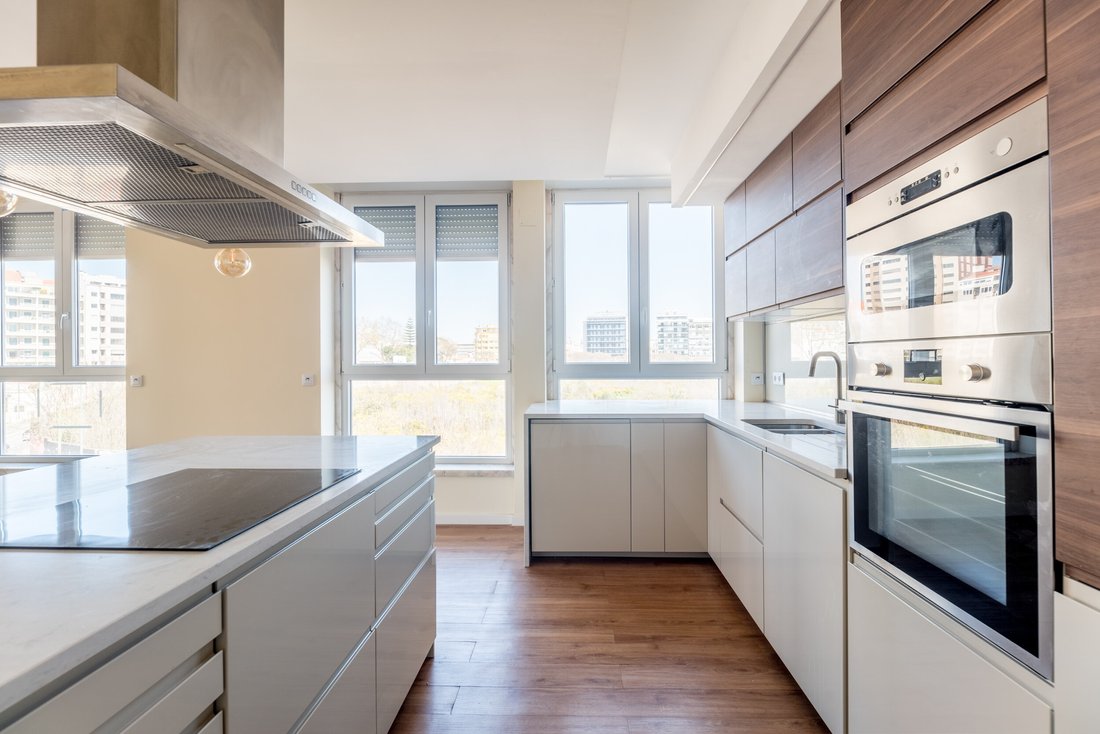 Apartment in Campolide, Lisbon, Portugal 5 - 15437309