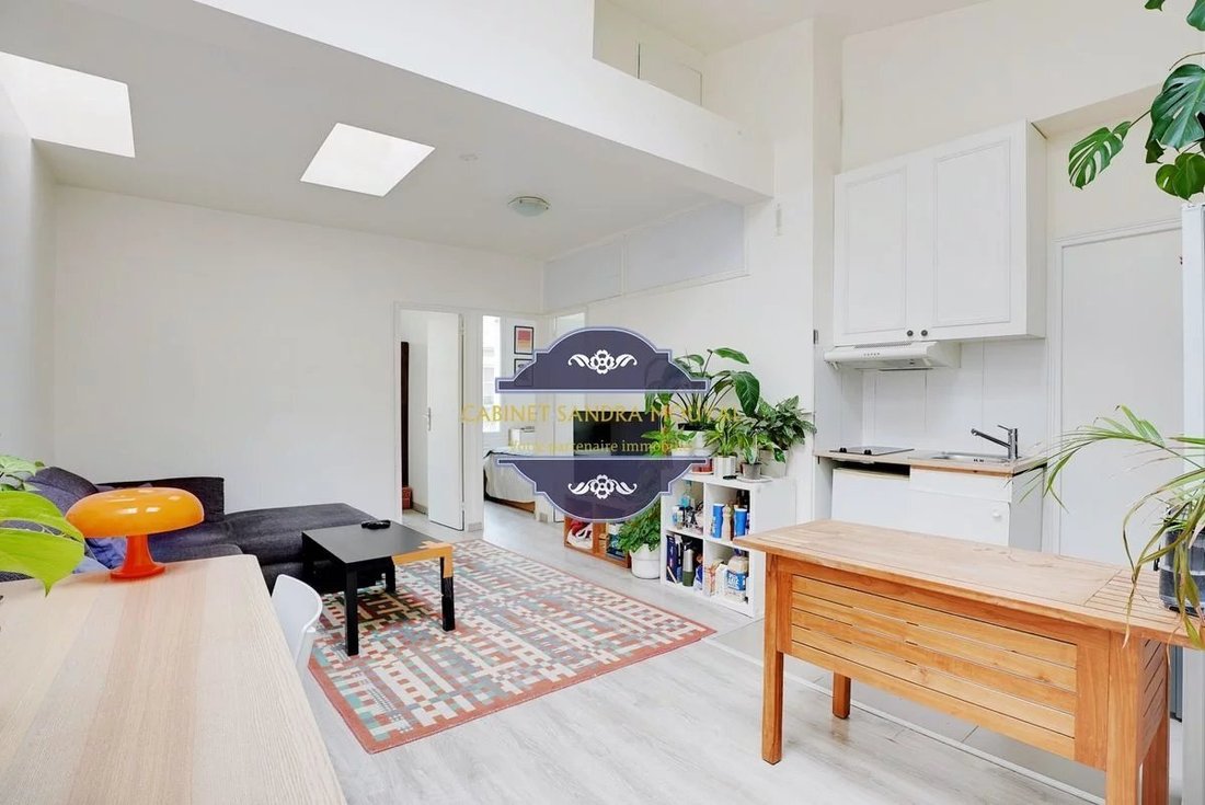 Apartment in Belleville-Saint Maur, Paris 11e Arrondissement, Paris 1 - 16715403